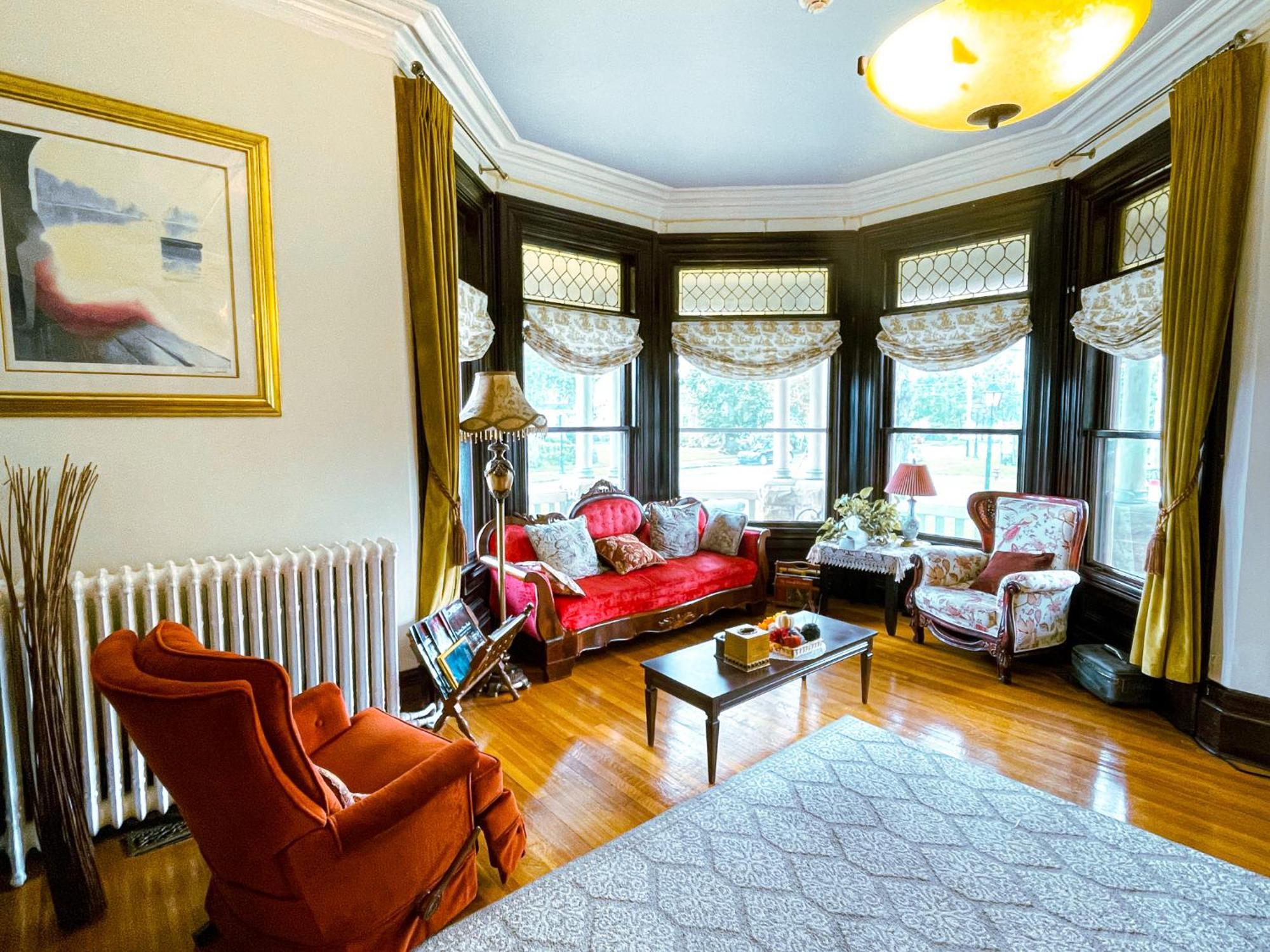 The Eden Hall Inn ชาร์ลอตต์ทาวน์ ภายนอก รูปภาพ