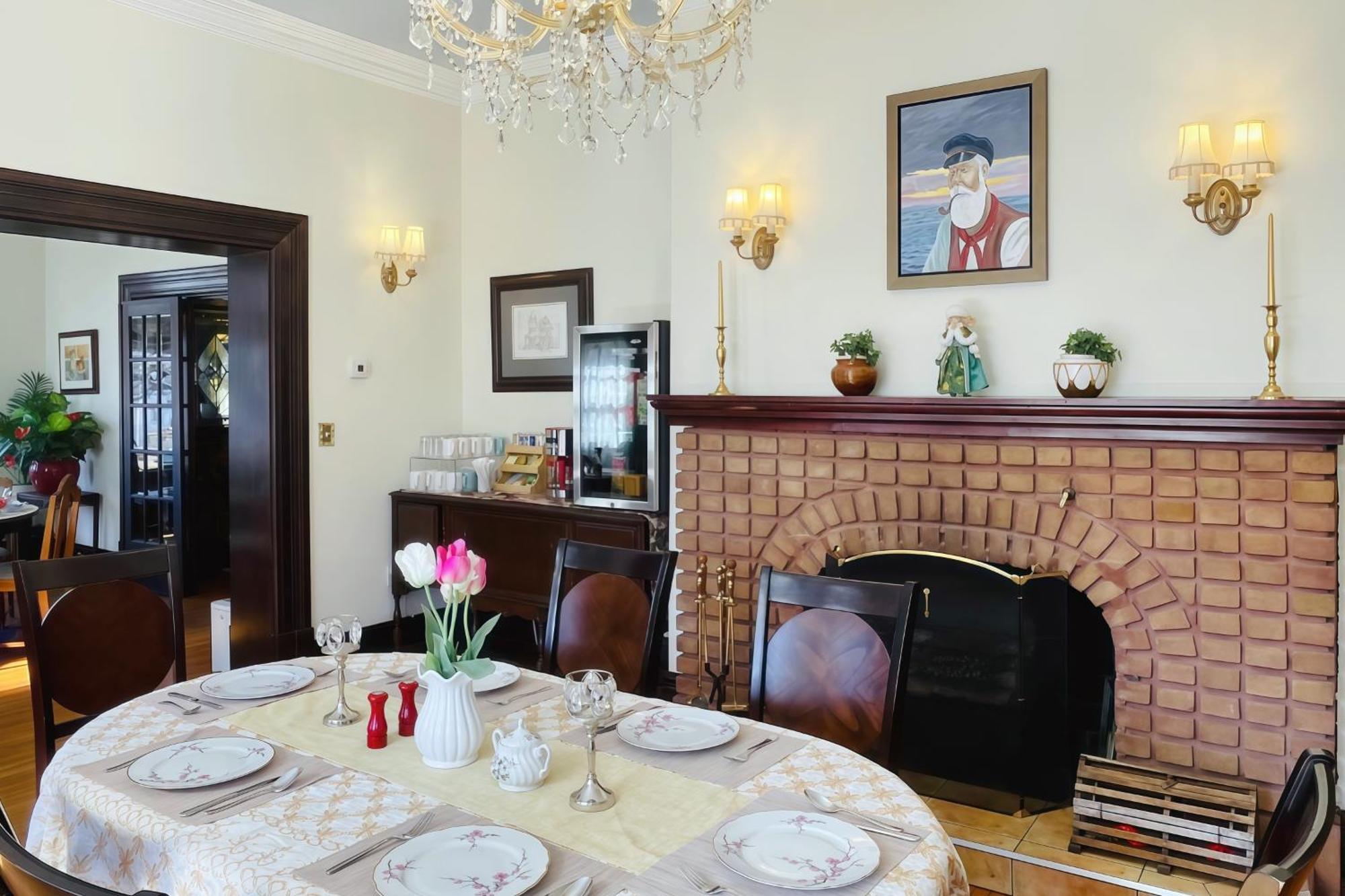The Eden Hall Inn ชาร์ลอตต์ทาวน์ ภายนอก รูปภาพ