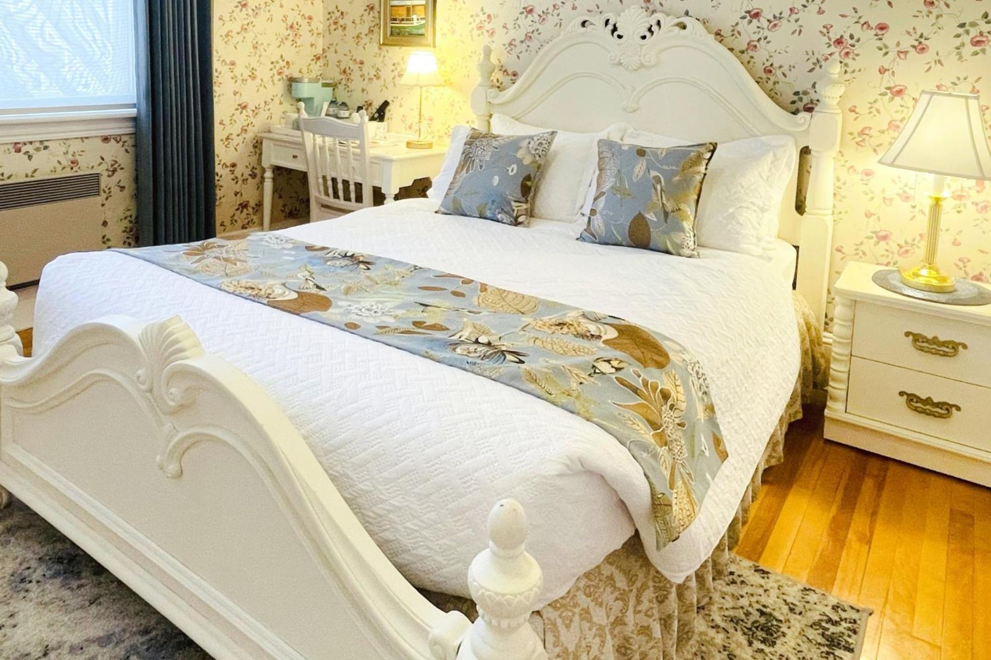 The Eden Hall Inn ชาร์ลอตต์ทาวน์ ภายนอก รูปภาพ